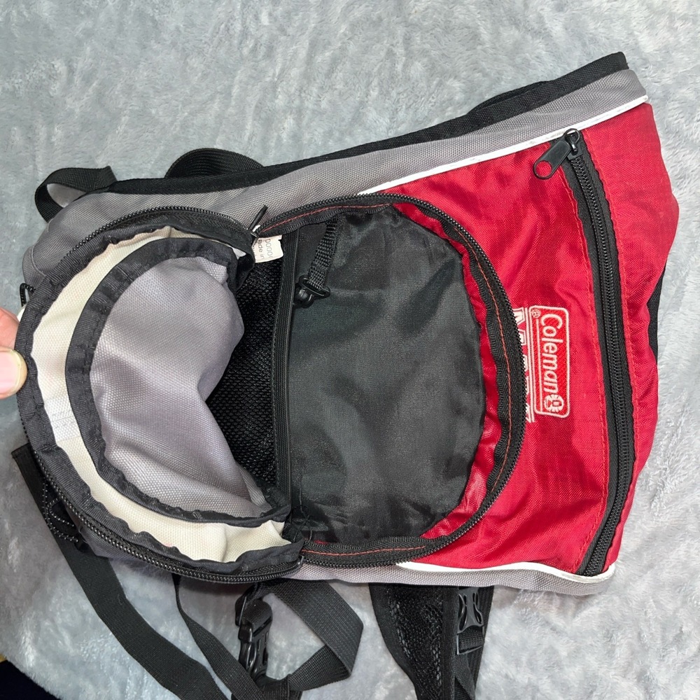 Coleman Nylon Daypack Backpack Red Small Light Adjustable Straps Hiking - Picture 5 of 9